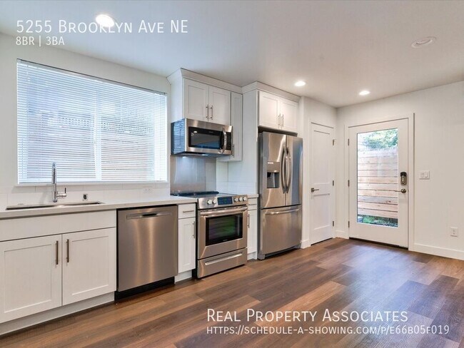 Building Photo - 5255 Brooklyn Ave NE