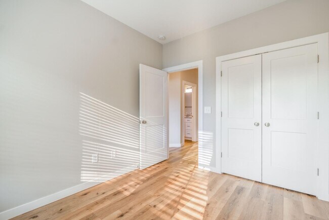 Building Photo - 124 Woodland Dr