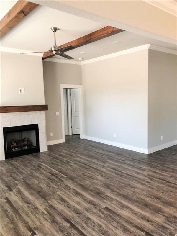 Building Photo - 1725 Tracey Rd