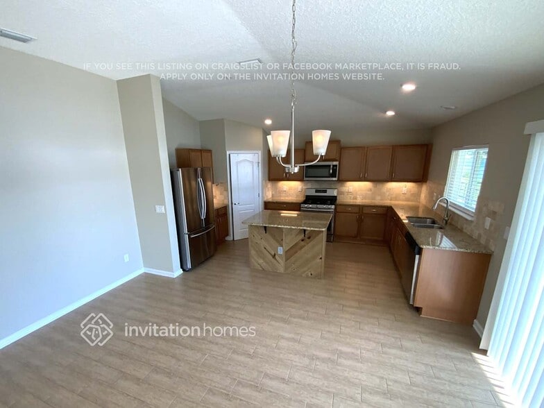 Building Photo - 78 Fallen Oak Tr