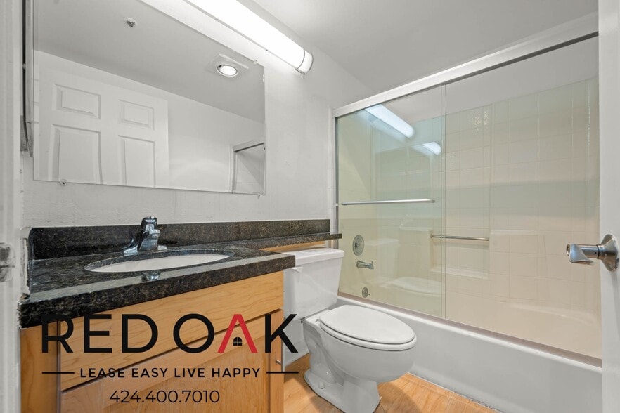 Building Photo - 939 Palm Ave