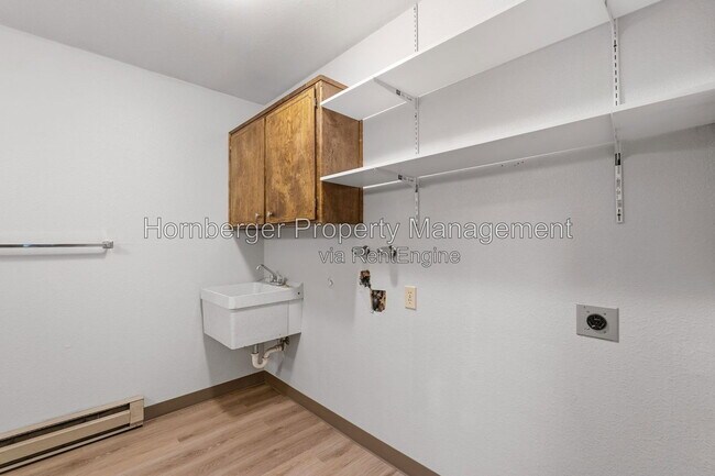 Building Photo - 816 S Robinhood St