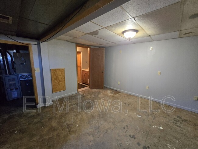 Building Photo - 301 Rath St