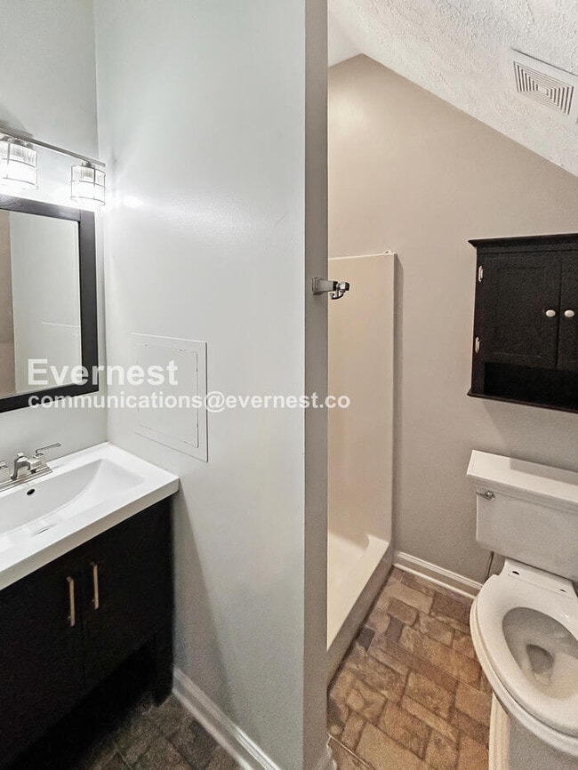 Building Photo - 3 Bed, 3.5 Bath Home with Modern Amenities / Pet-Friendly / Coming Soon!