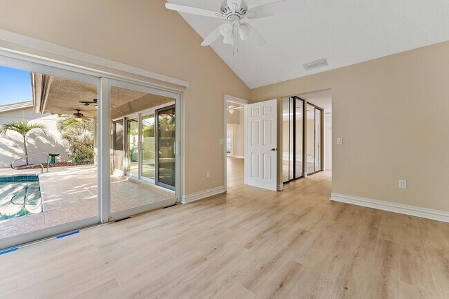 Building Photo - 118 Knoll Way