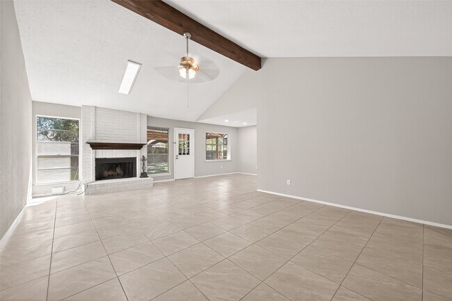 Building Photo - 927 Comstock Springs Dr