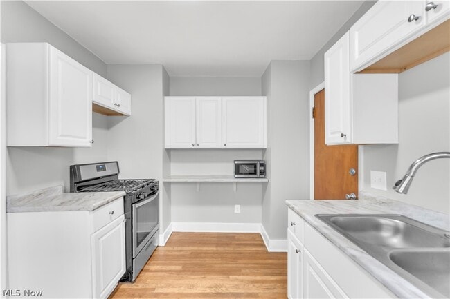 Building Photo - 3311 W 130th St