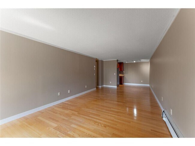 Building Photo - 2800 W 44th St