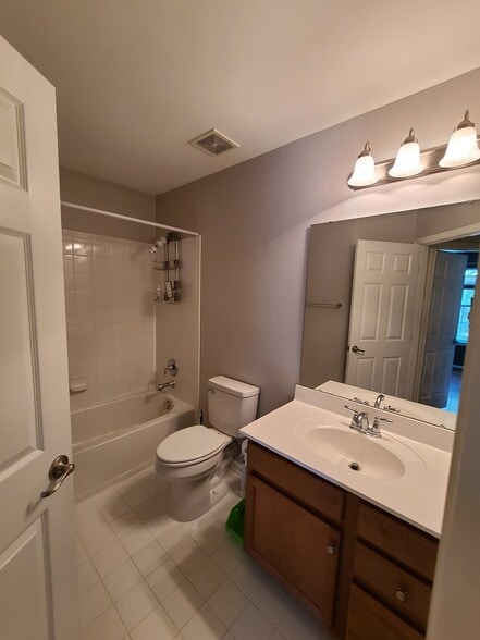 upstairs bathroom - 832 Rock Creek Rd