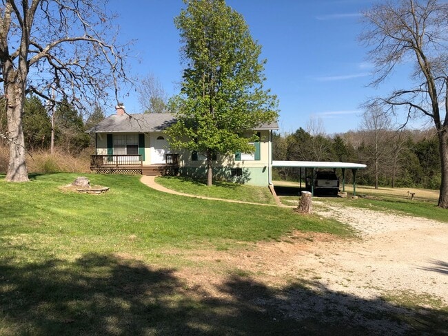 Building Photo - 3 Bedroom 2.5 Bath Home in the country!