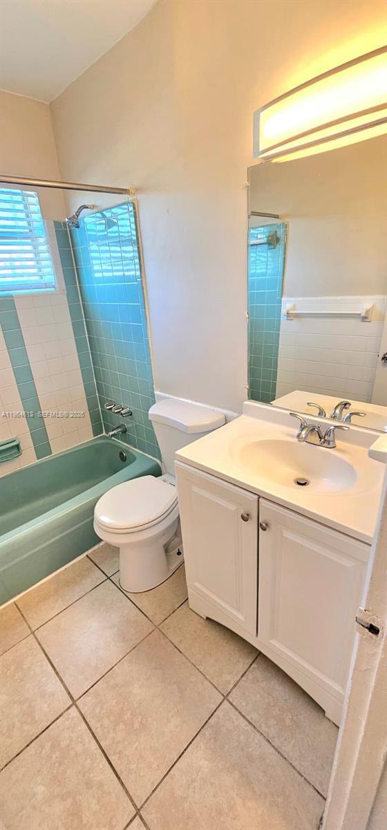 Building Photo - 1851 NE 168th St