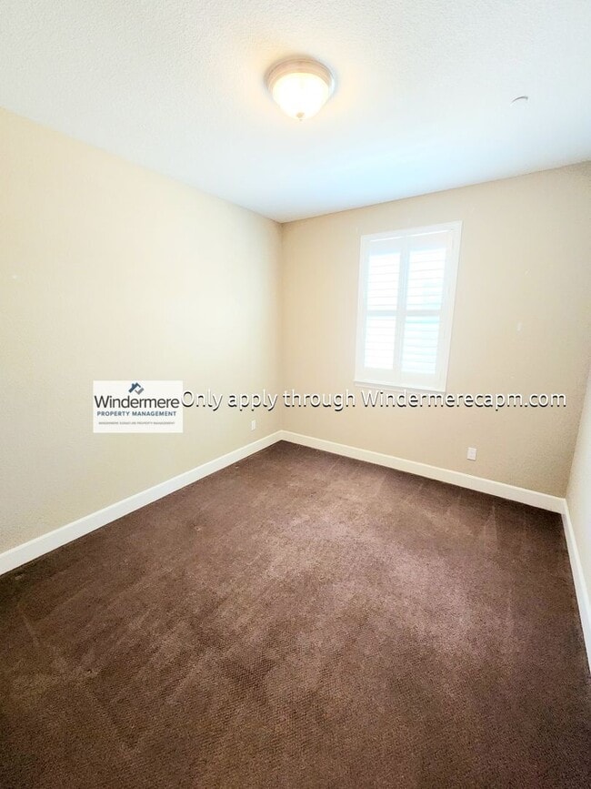 Building Photo - Gorgeous 3BR/3BA Roseville Rental Home