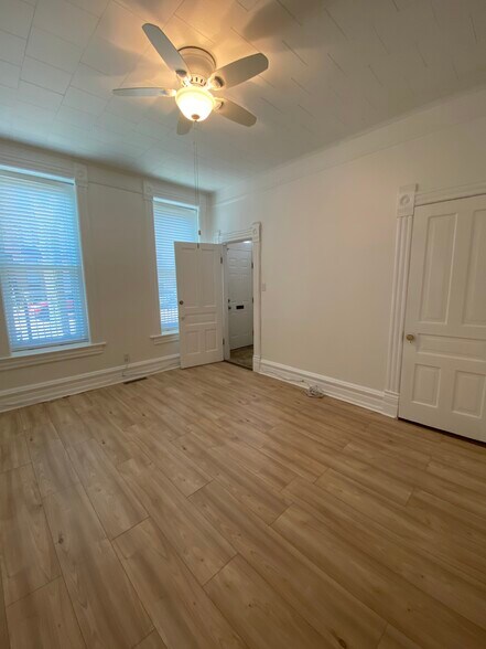 Living Room - 903 N Wood St