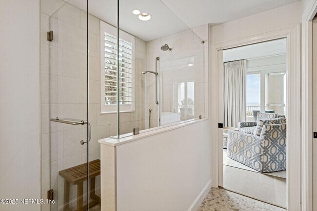 Building Photo - 426 Beachside Pl