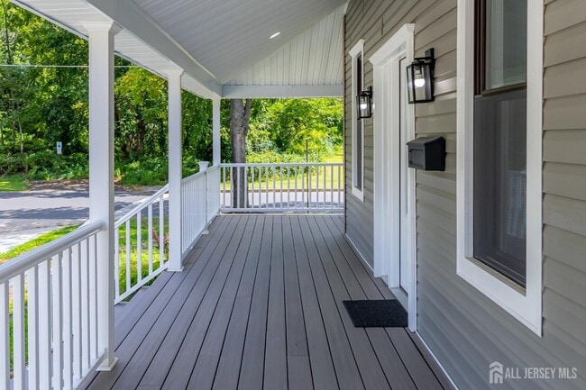 Building Photo - 3547 Finlaw Ave