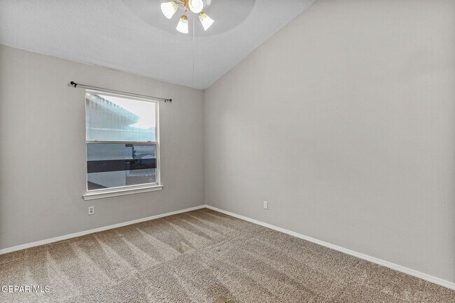 Building Photo - 10737 Pleasant Sand Dr
