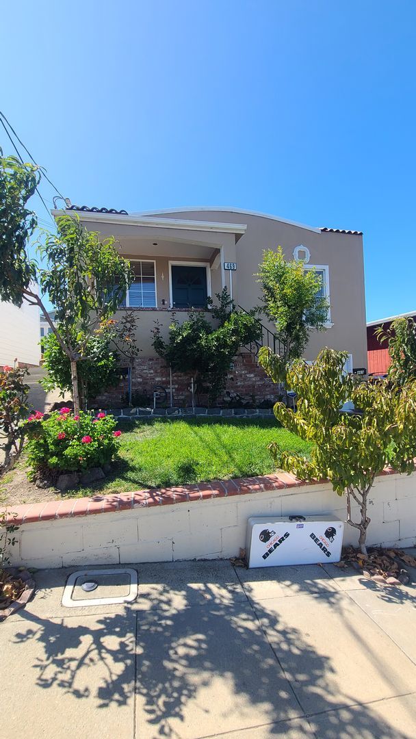 Building Photo - 469 Cypress Ave