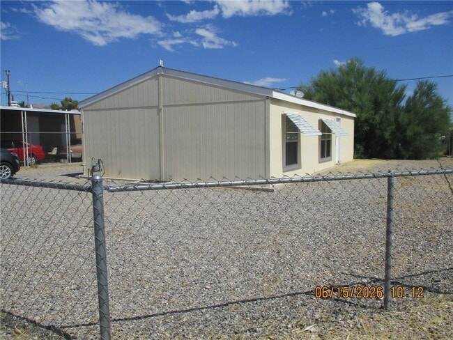 Building Photo - 569 Harbor Dr