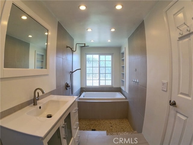 Building Photo - 1228 E Greenview Dr