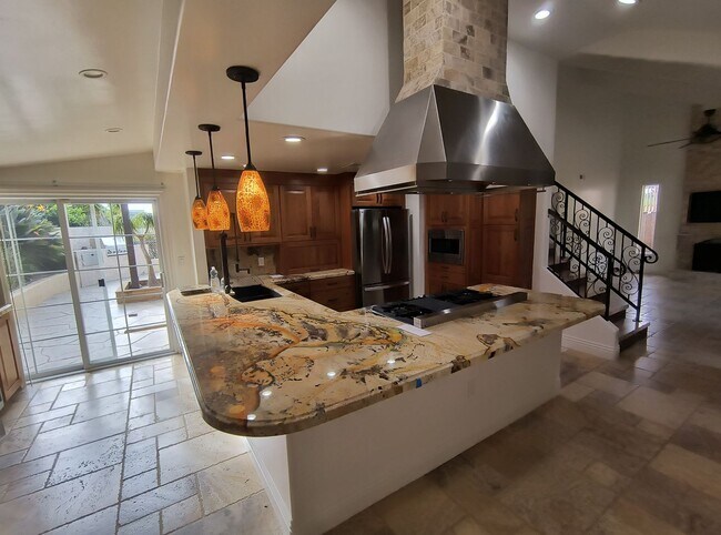 Building Photo - Upgraded Two Story Home - Bay Ho - View Lot - Central AC