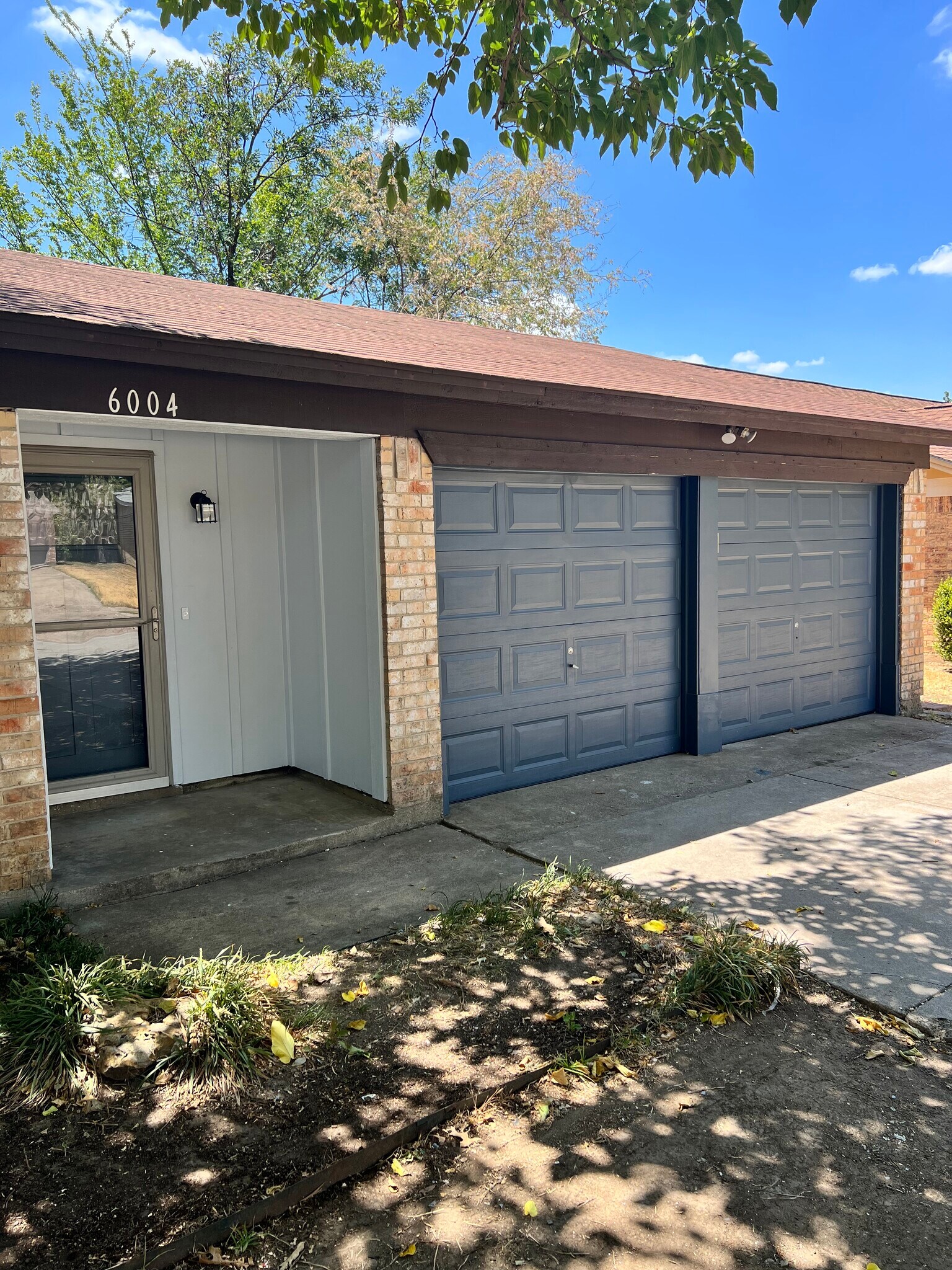 Building Photo - 6004 Ridgecrest Dr