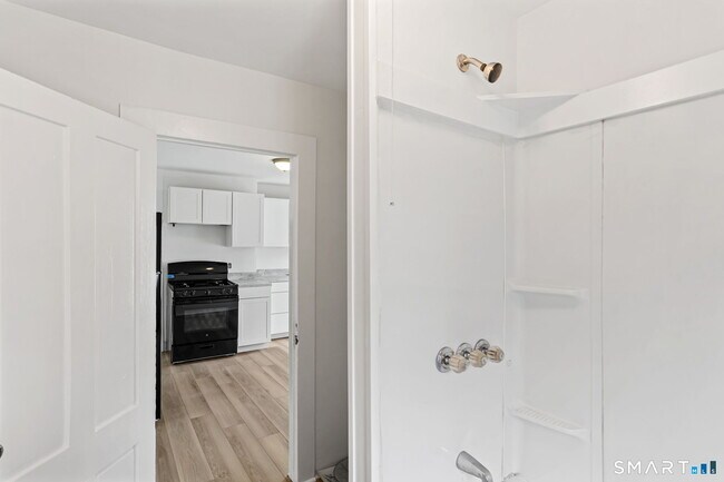 Building Photo - 63 Reynolds St