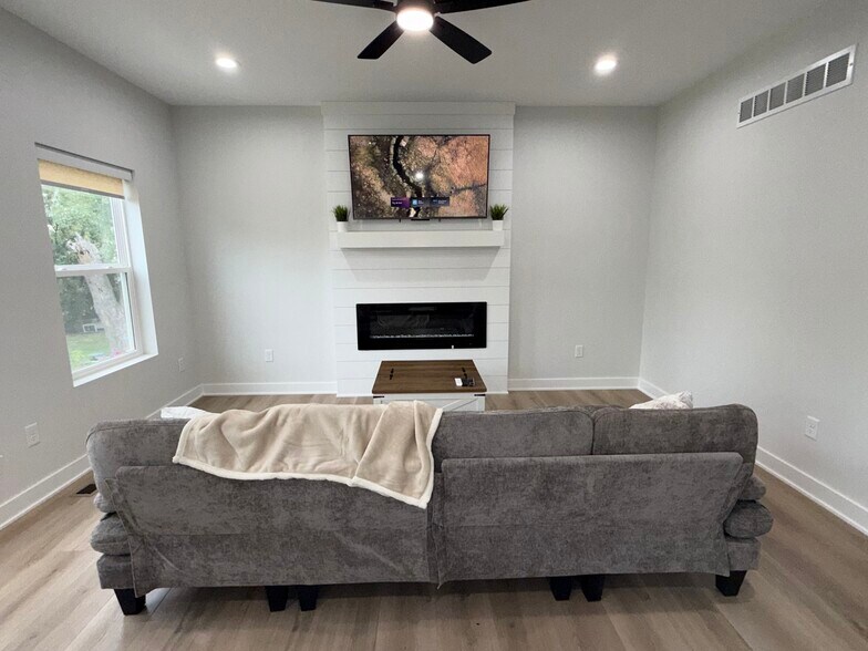 Building Photo - 4507 60th St