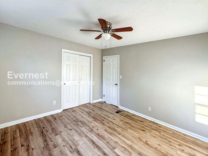 Building Photo - 5473 Pine Rd