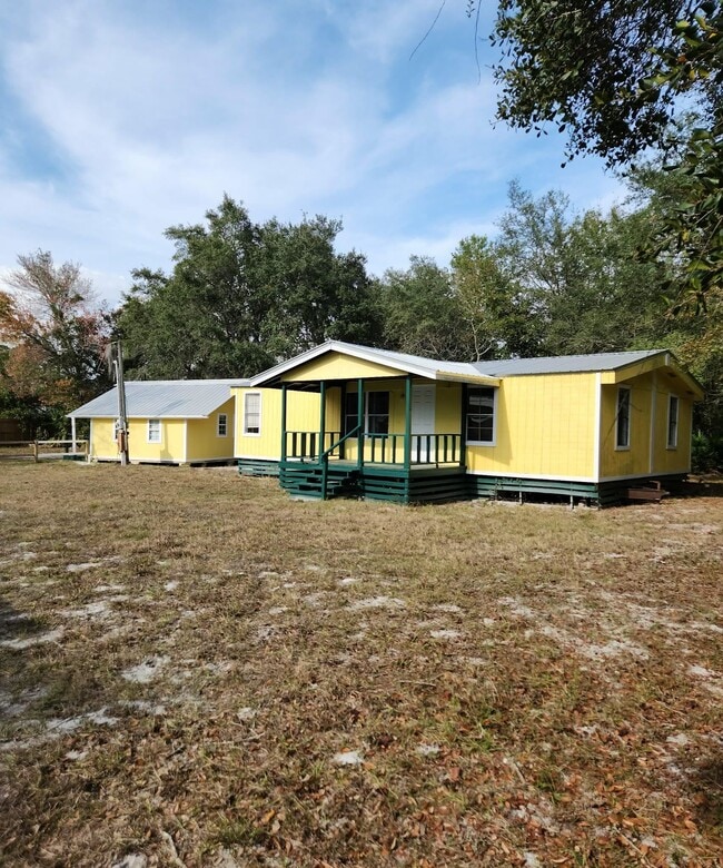 Building Photo - 890 Poinsettia Rd