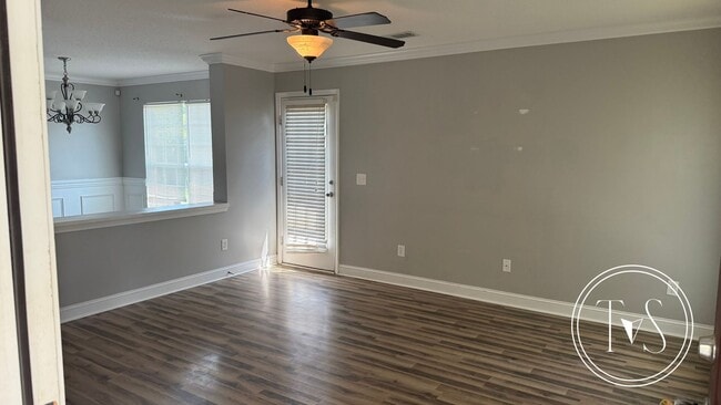 Building Photo - RATE DROP ALERT (was $1980/month) and SUMM...
