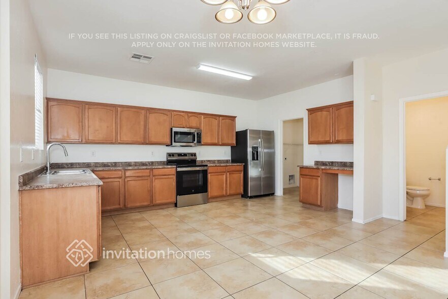 Building Photo - 45571 W Guilder Ave