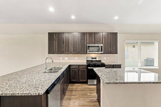 Building Photo - 5323 Brooklyn Rose Dr