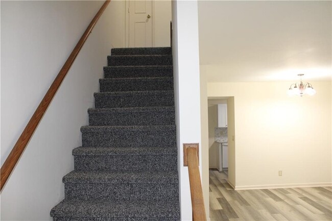 Building Photo - 1233 Sweet Pine Dr