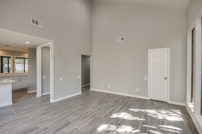 Building Photo - 923 Cranberry Hill Ct