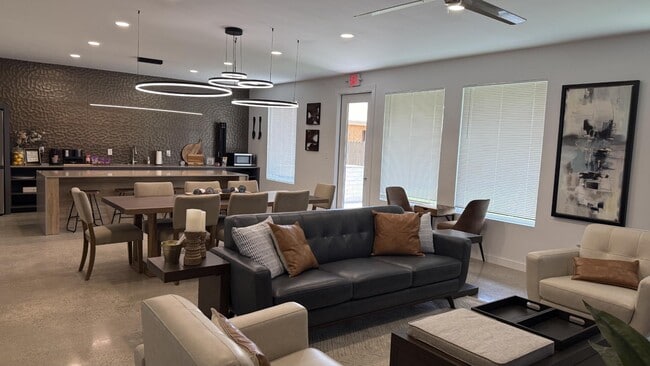 Building Photo - 4012 Jaxson Ln