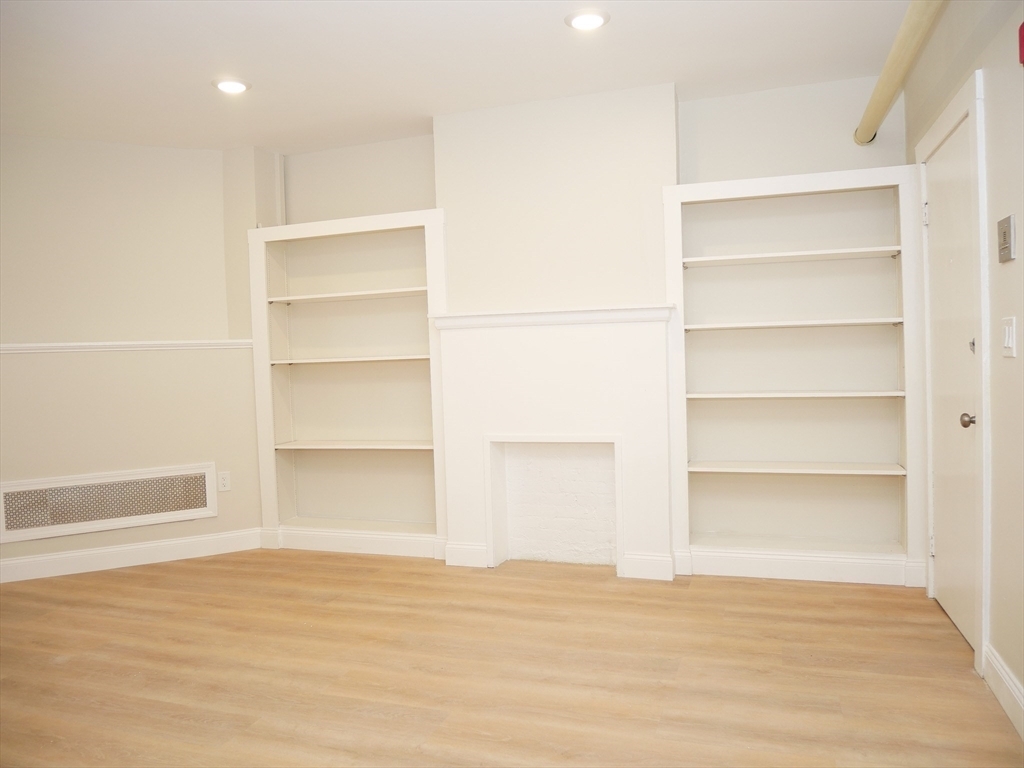 Building Photo - 16 Beals St