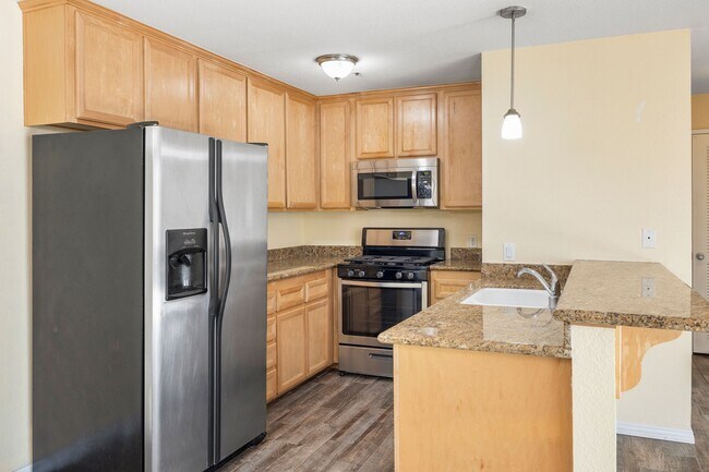 Building Photo - 1202 Donax Ave