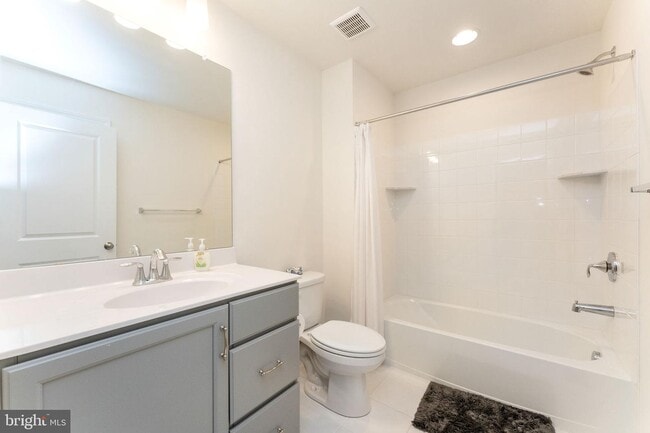 Building Photo - 148 Woodwinds Dr