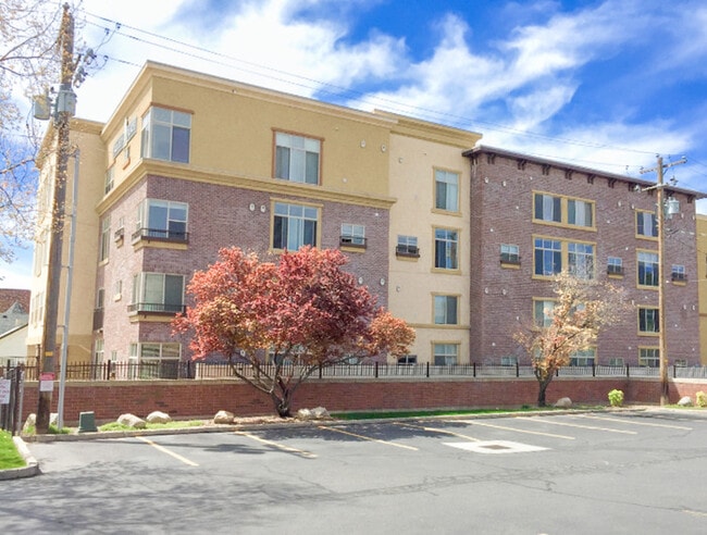 Building Photo - Stunning Upper-Level 2-Story Condo – Prime...