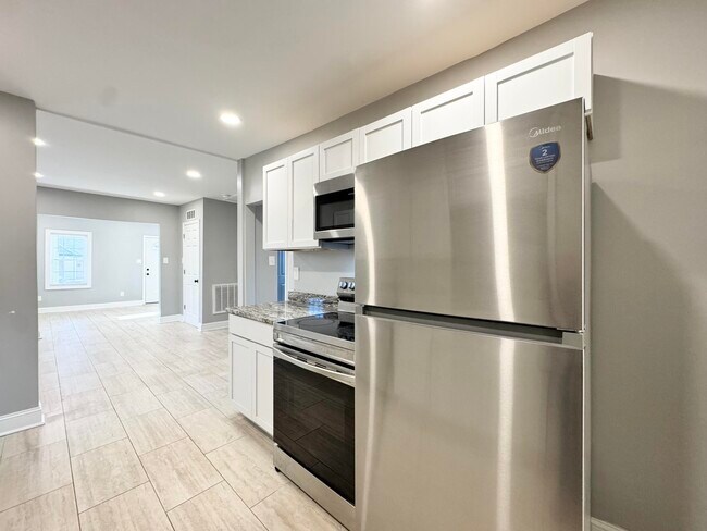 Building Photo - 353 Sherman Ave