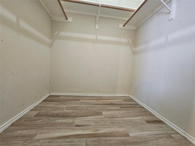 Building Photo - 8506 Hillrock Dr