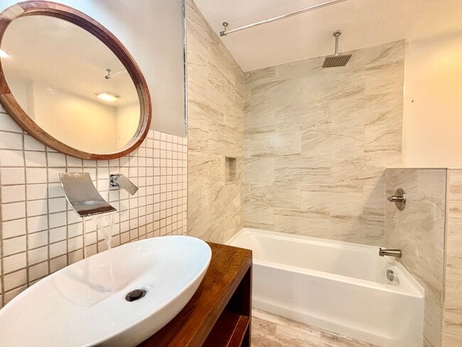 Building Photo - Stunning Virginia Beach Condo with Waterfr...