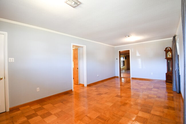 Building Photo - 3713 Bixler St