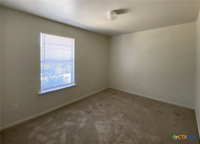 Building Photo - 334 S 40th St