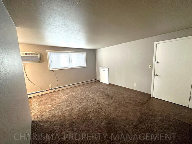 Building Photo - 2 BD, 1 BA LOCATED NEAR DOWNTOWN SIOUX FALLS