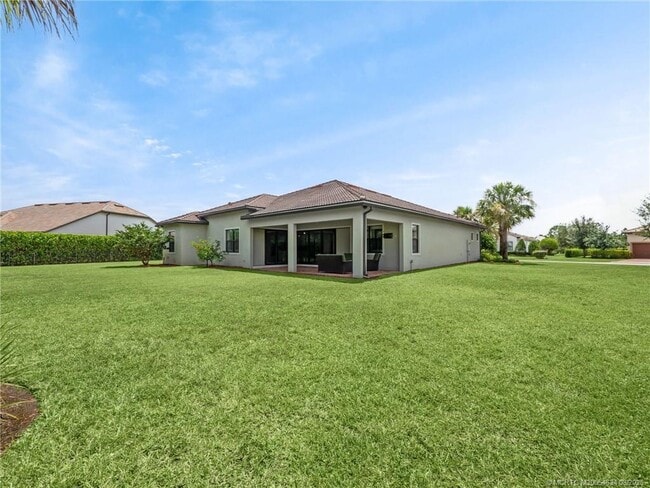 Building Photo - 724 SW Sea Green St