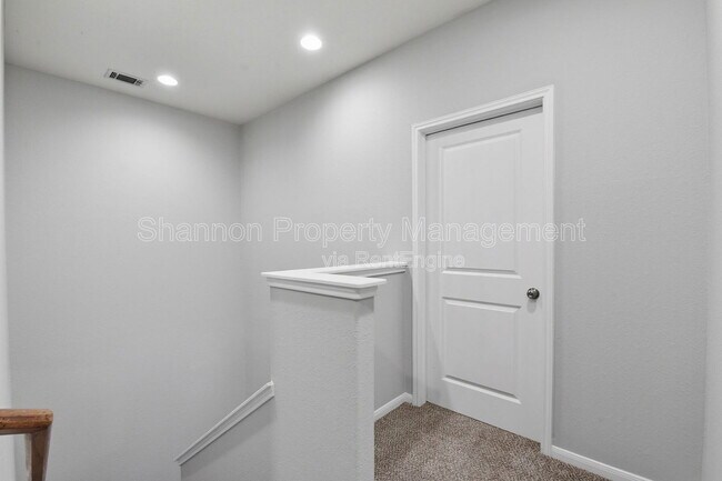 Building Photo - 17142 Amarose Dr