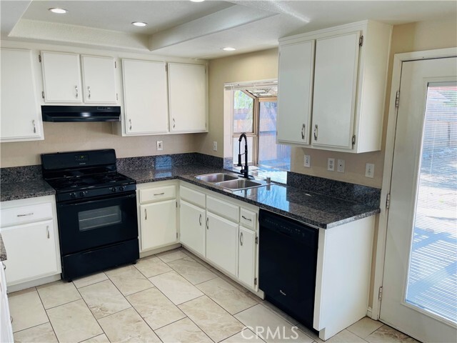 Building Photo - 36285 Provence Dr