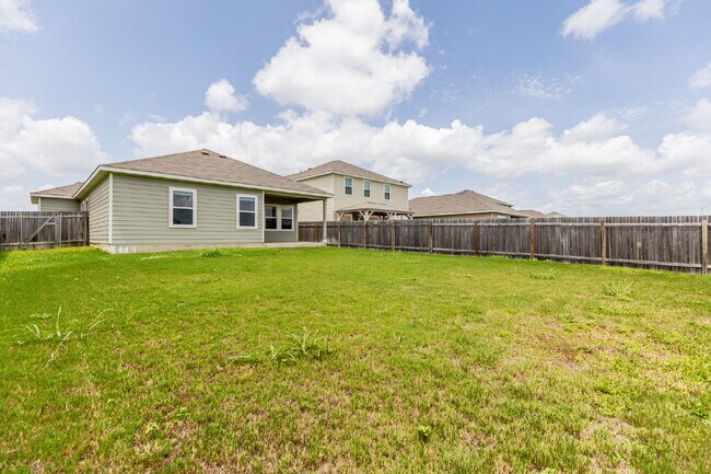 Building Photo - 141 Rubrum Rd
