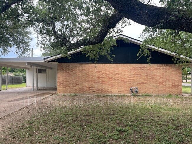 Building Photo - 405 Glade St